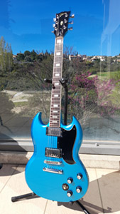 Finition ocean turquoise cellulosique sur Gibson SG 1980